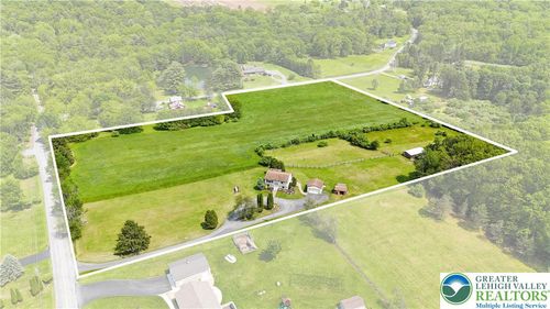 924 Hell Hollow Rd, Kunkletown, PA, 18058-8065 | Card Image