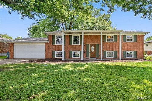 2604 Headland Dr, Saint Charles, MO, 63301-4660 | Card Image