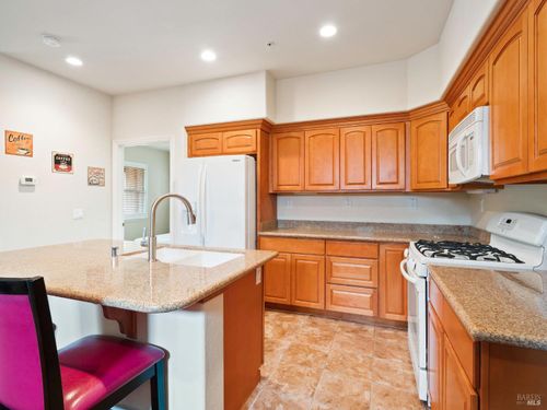 unit-e-165 Stonegate Cir, Cloverdale, CA, 95425-3696 | Card Image
