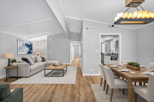 831 Opal Dr, Valparaiso, IN, 46383-8933 | Card Image