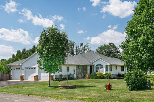 1162 Aspen Dr, Spring Valley, WI, 54767-8825 | Card Image