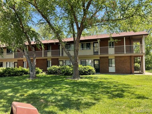 211-220 Suppiger Way, Highland, IL, 62249 | Card Image