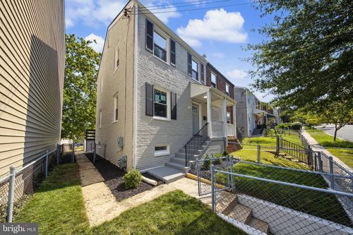404 Burbank St Se, WASHINGTON, DC, 20019-4231 | Card Image