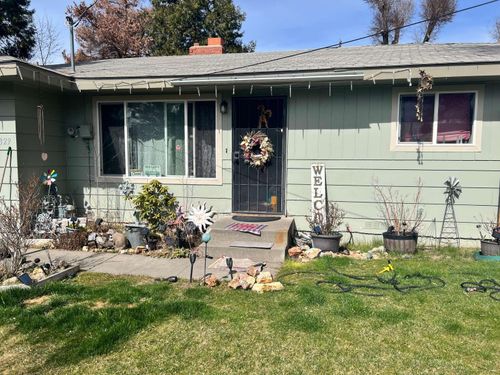 5829 Cheyne Avenue, Klamath Falls, OR, 97603 | Card Image