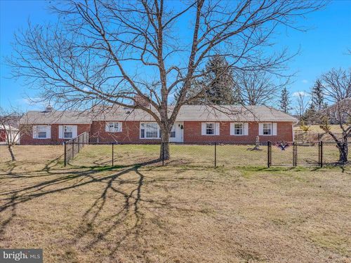 2431 Highland Ridge Rd, BERKELEY SPRINGS, WV, 25411-3655 | Card Image