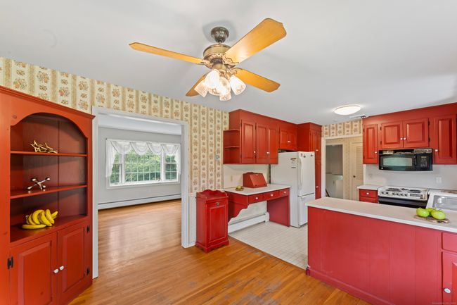 128 Walnut Tree Hill Rd, House other with 3 bedrooms, 2 bathrooms and 2 parking in Sandy Hook CT | Image 16