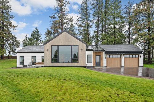 1924 Rapids Ave, Columbia Falls, MT, 59912-4518 | Card Image