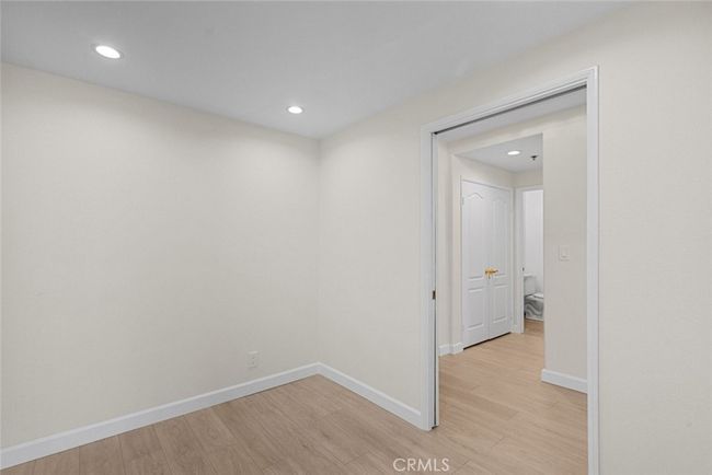102 - 4348 Mammoth Ave, Condo with 2 bedrooms, 3 bathrooms and null parking in Sherman Oaks CA | Image 17