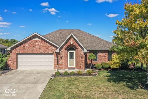 52-1030 Woodridge, Brownsburg, IN, 46112-7976 | Card Image