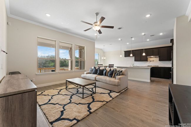 423 Montessa Park, House other with 4 bedrooms, 4 bathrooms and null parking in San Antonio TX | Image 10