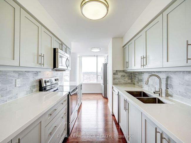 1509 - 330 Rathburn Rd W, Condo with 2 bedrooms, 2 bathrooms and null parking in Mississauga ON | Image 5