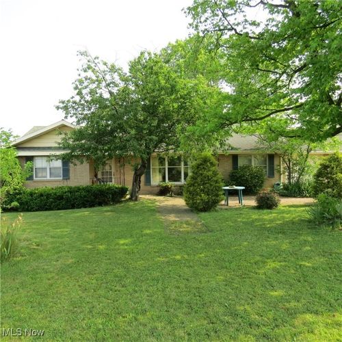 576 12th St Nw, Carrollton, OH, 44615-9413 | Card Image