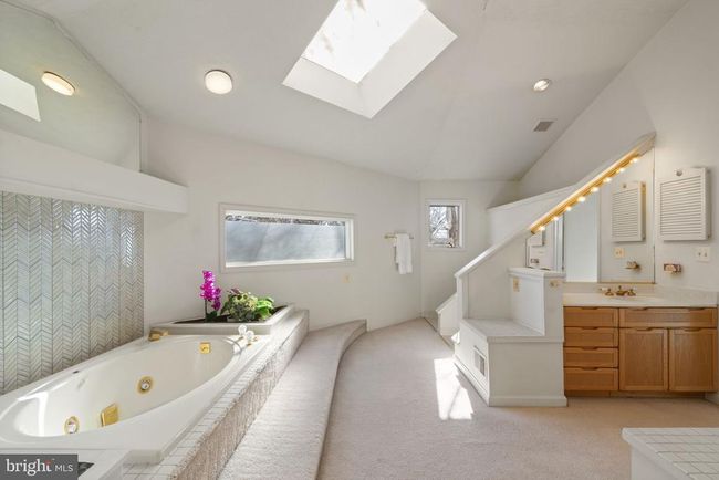 1537 Cedar Ave, Townhouse with 4 bedrooms, 5 bathrooms and null parking in MCLEAN VA | Image 37