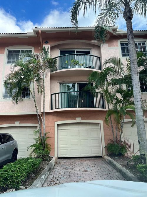 605-2033 Se 10th Ave, Fort Lauderdale, FL, 33316-4519 | Card Image