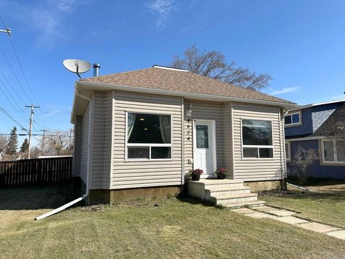 4624 52 Avenue, Vermilion, AB, T9X1S1 | Card Image