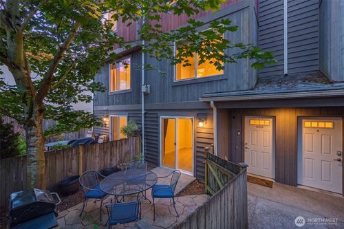 b-935 N 97th St, Seattle, WA, 98103-3441 | Card Image