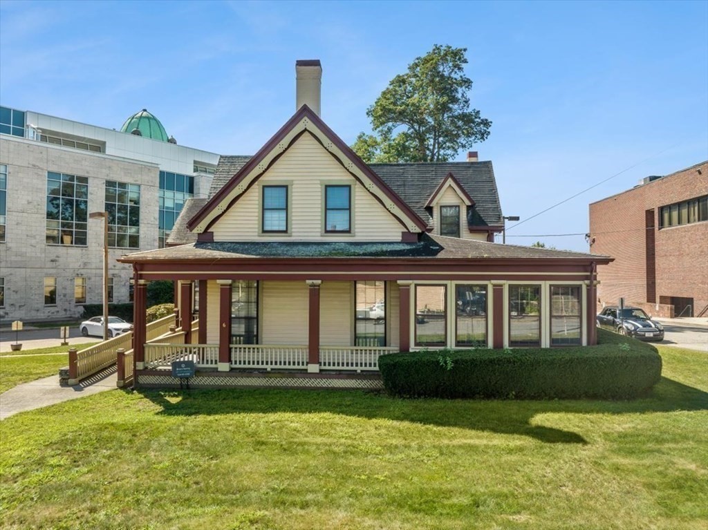 Pleasant St, Taunton, MA 02780