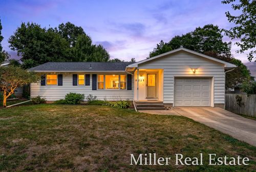 1221 N Hanover St, Hastings, MI, 49058-1331 | Card Image