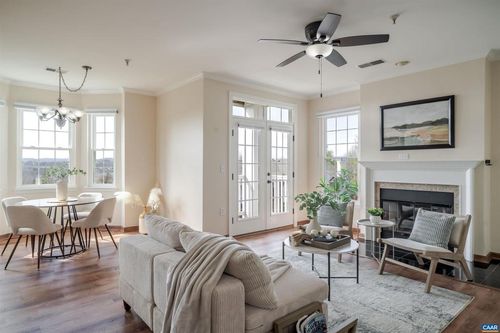 204-1055 Weybridge Ct, CHARLOTTESVILLE, VA, 22911 | Card Image