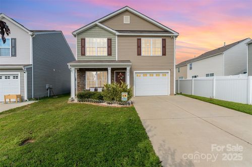 2612 Mcintosh St, Dallas, NC, 28034-9613 | Card Image