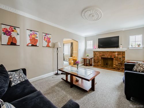 4826 Yorkshire Rd, Detroit, MI, 48224-2332 | Card Image