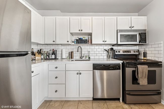 APT-2608 - 1355 N Sandburg Ter, Condo with 2 bedrooms, 1 bathrooms and 1 parking in Chicago IL | Image 11