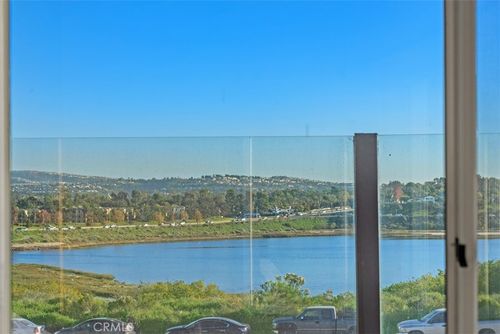 24 Cormorant Cir, Newport Beach, CA, 92660-2968 | Card Image