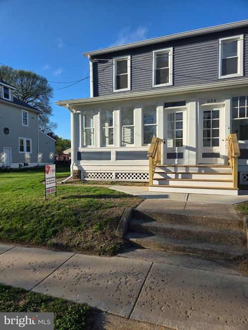 636 E Front St, Florence, NJ, 08518-1513 | Card Image