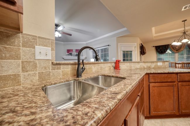 APT-1402 - 421 W Cumberland Rd, Condo with 2 bedrooms, 2 bathrooms and null parking in Tyler TX | Image 18
