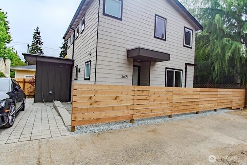 2621 35th Avenue W, Seattle, WA, 98199 | Card Image
