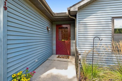 10419 Maple Rd, Hartland, MI, 48353-1117 | Card Image
