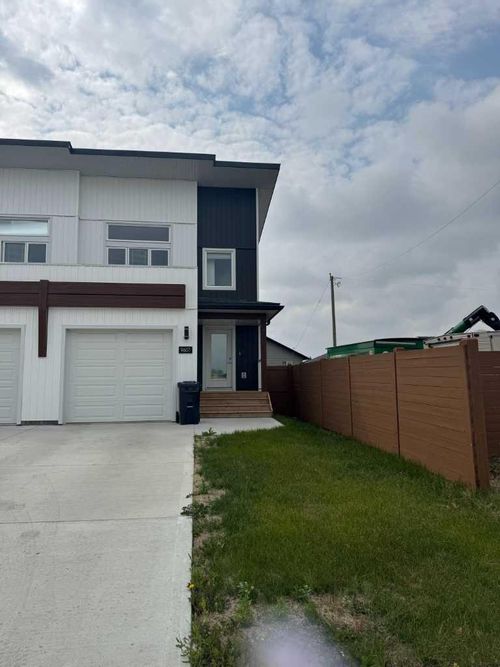 9607 114 Avenue, Clairmont, AB, T8X0W7 | Card Image