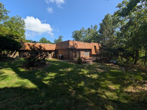 5220 Hampton Ct, Zanesville, OH, 43701-9646 | Card Image