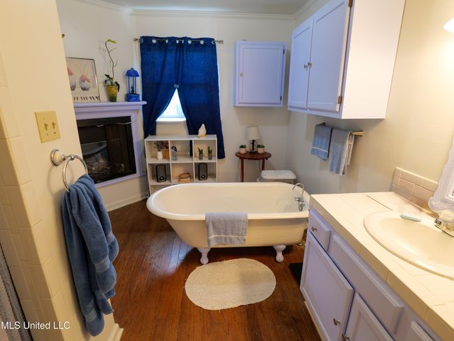 Bathroom2 | Image 11