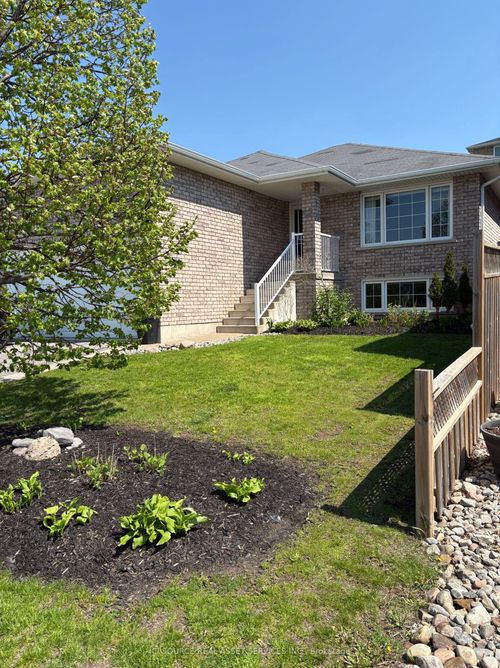 401 Bianco Cres, Peterborough, ON, K9K0A3 | Card Image