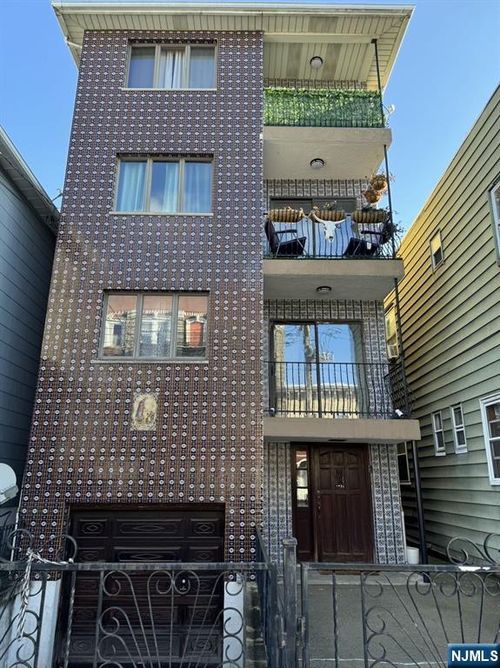 303 N 3rd St, East Newark, NJ, 07029-2676 | Card Image