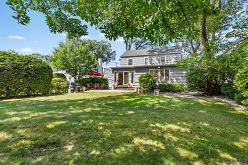 208 Camp Ave, Merrick, NY, 11566-2867 | Card Image