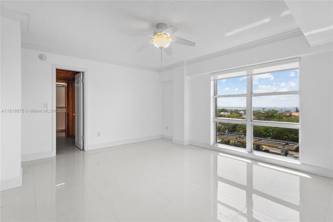 APT-8A - 77 Crandon Blvd, Condo with 2 bedrooms, 2 bathrooms and null parking in Key Biscayne FL | Image 20