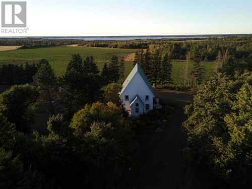 {{alt}} | Card Image