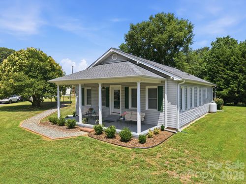 144 E Park Rd, Ellenboro, NC, 28040-7618 | Card Image