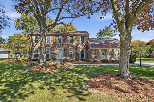 31770 Staman Cir, Farmington Hills, MI, 48336-1847 | Card Image