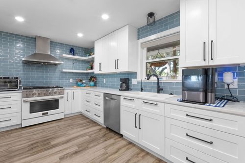 208 Iris Ln, Buchanan Dam, TX, 78609-4484 | Card Image