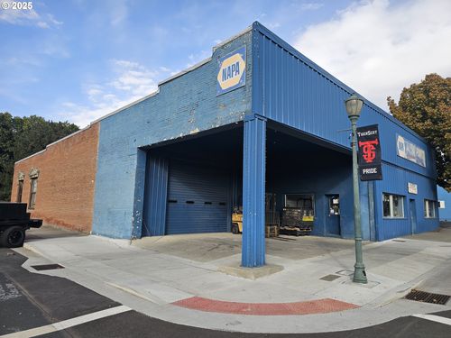 409 E Main St, Athena, OR, 97813-6116 | Card Image