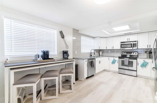 512 Flamingo Dr, House other with 3 bedrooms, 2 bathrooms and null parking in APOLLO BEACH FL | Image 9