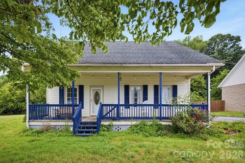 302 Catawba Ave, Hickory, NC, 28601-7182 | Card Image