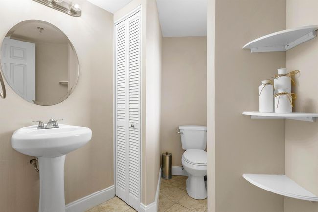 APT-205 - 19800 Sandpointe Bay Dr, Condo with 2 bedrooms, 3 bathrooms and null parking in Tequesta FL | Image 20