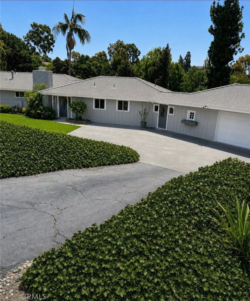 8240 Las Pasadas Dr, Whittier, CA, 90605-1216 | Card Image
