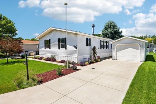 504 Harbor Heights Dr, Waterford, WI, 53185-4458 | Card Image