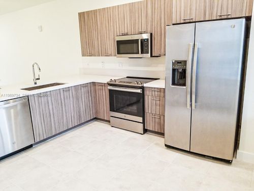 apt-106-6425 Nw 103rd Pl, Doral, FL, 33178-4709 | Card Image