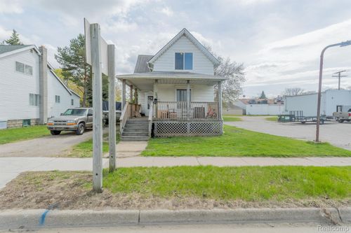 926 Griswold St, Port Huron, MI, 48060-5851 | Card Image